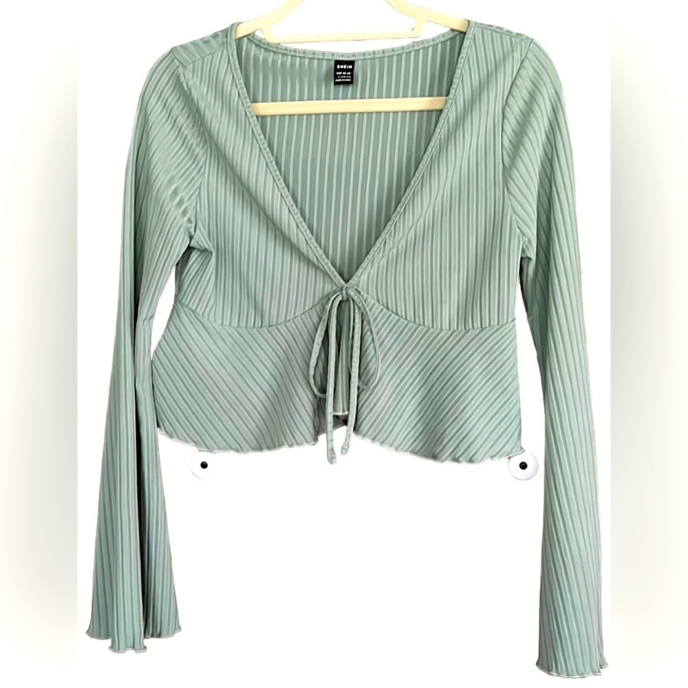 S H E I N Solid Sage Green Ribbed V-Neck Cropped Top w/Tie Front, Sz Large, EUC.
